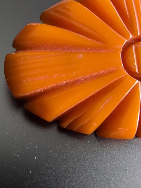 Bakelite flower brooch main image 6